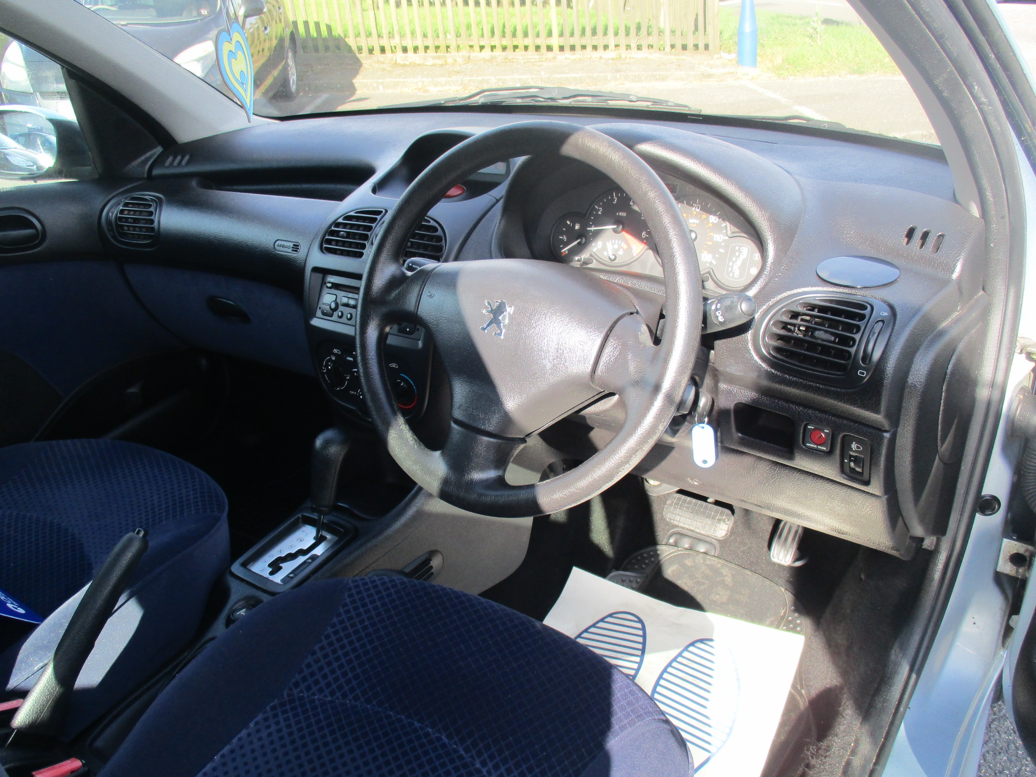 PEUGEOT 206 1.4 LX (AUTO) 2003